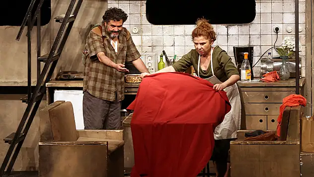 Konya'daki uluslararası tiyatro festivalinde 'Annapurna' oyunu sahnelendi
