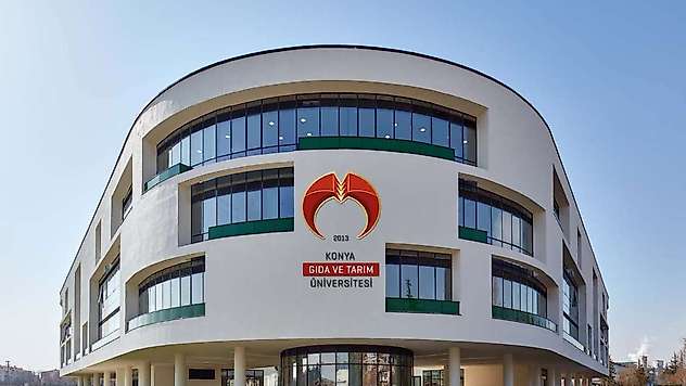 Konya'daki üniversitede dikkat çeken YKS tablosu