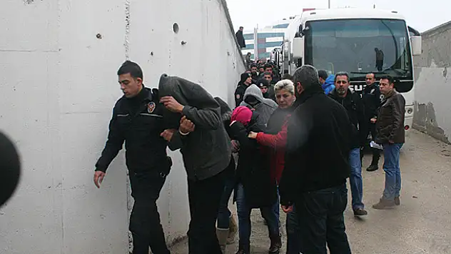 Konya'daki uyuşturucu operasyonunda şüpheliler adliyede