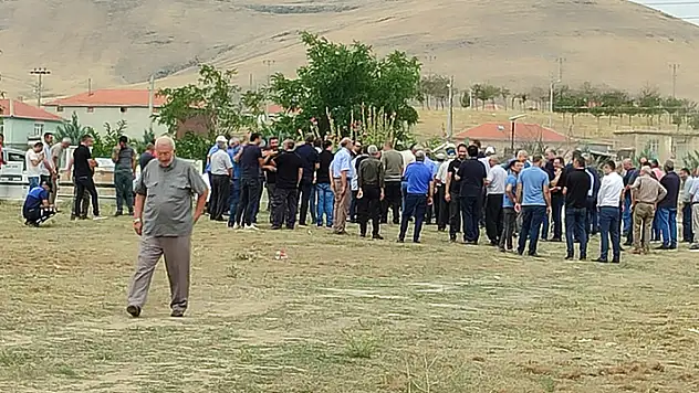 Konya'daki yangında ölen anne ve oğlu toprağa verildi
