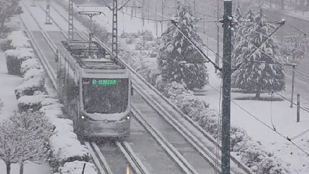 Konya'daki yoğun kar yağışı nedeniyle üniversitelerde sınavlar ertelendi