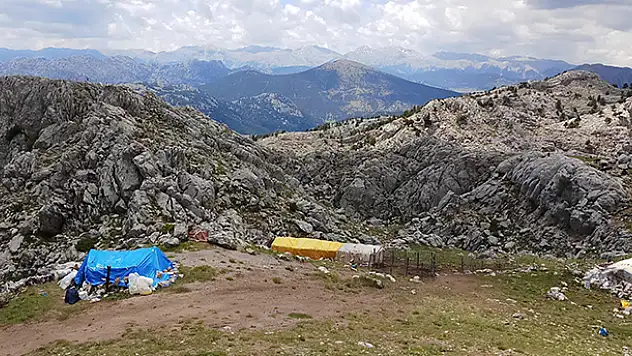 Konya'daki yörüklerin Küpe Dağı'nda zorlu yaşam mücadelesi