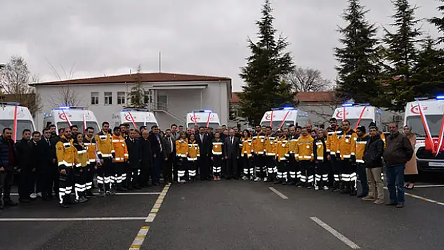 Konya'dan 7 ambulans ilçelere gönderildi