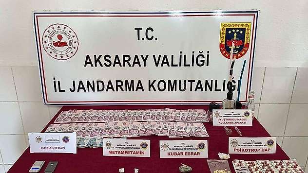 Konya'dan Aksaray'a uzanan uyuşturucu sevkiyatına jandarma darbesi