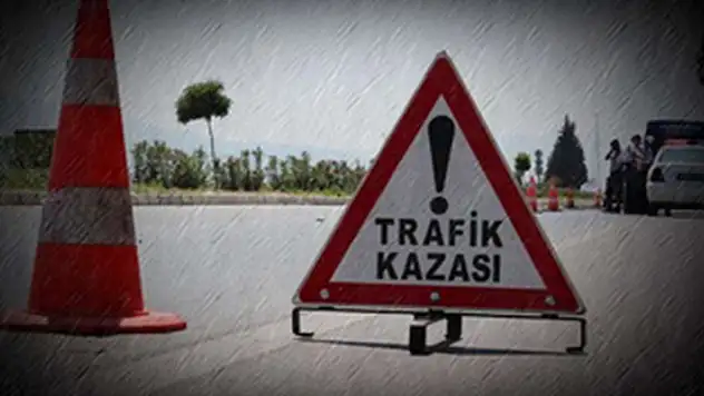 Konya'dan Ankara'ya giden Saadet Partilileri taşıyan minibüs  devrildi: Kazada 8 kişi yaralandı

