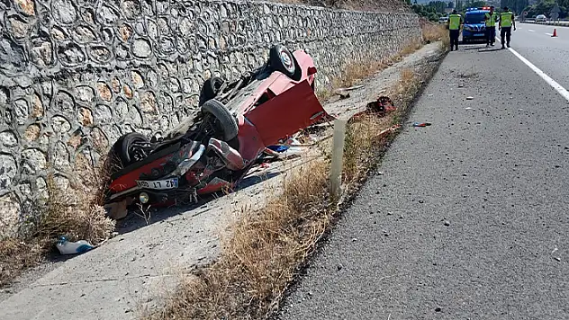 Konya'dan Antalya'ya balayına giden evli çift kaza yaptı
