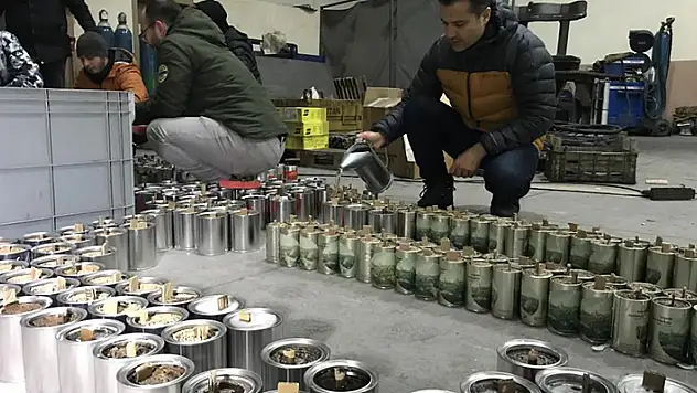 Konya'dan bir başka dayanışma hikayesi! Doktor, mühendis ve işçiler toplandı, depremzedelere ısı ve ışık kaynağı yaptı
