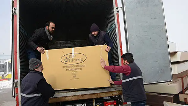 Konya'dan Cerablus'a kırtasiye malzemesi