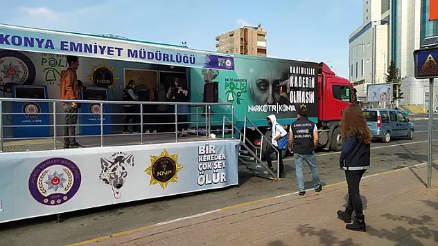 Konya'dan giden polisler Şanlıurfa'da narkotik eğitim tırı kurdu
