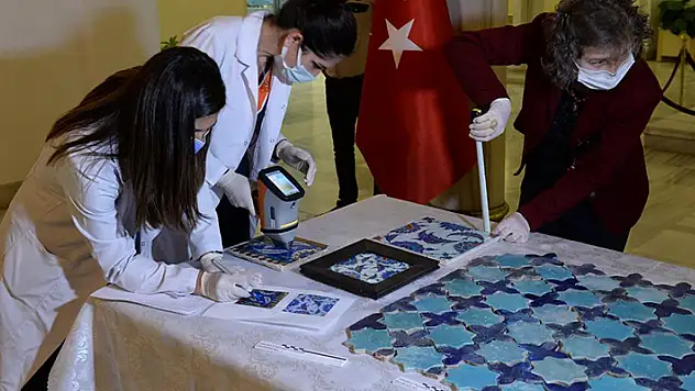 Konya'dan kaçırılan çini pano Hollanda'dan Türkiye'ye getirildi
