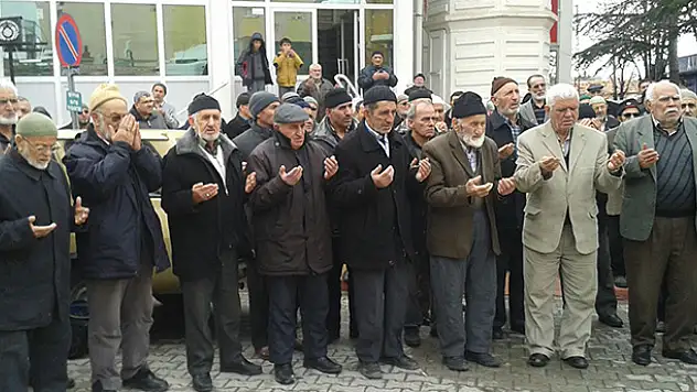 Konya'dan Madaya'ya yardım tırı