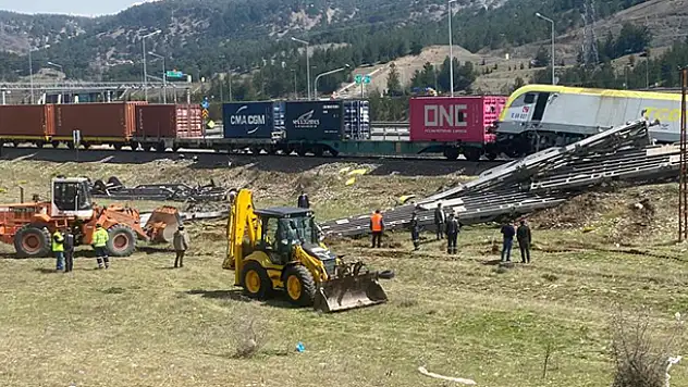 Konya'dan Mersin'e giden yük treni Adana'da kaza yapmıştı! TCDD'den tren kazasıyla ilgili açıklama