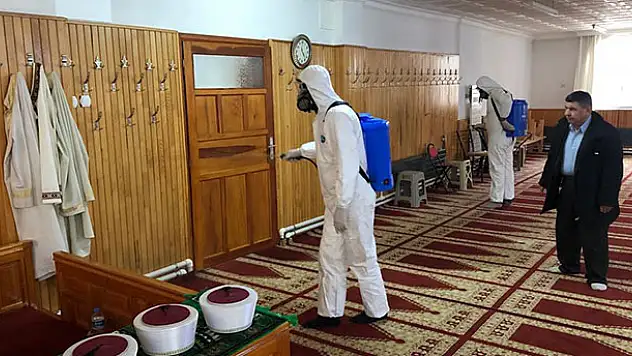 Konya Derebucak'ta koronavirüse karşı dezenfekte çalışmaları