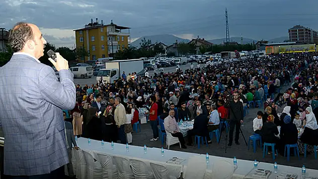 Konya Dünyaya Örnek Bir Ramazan Geçiriyor