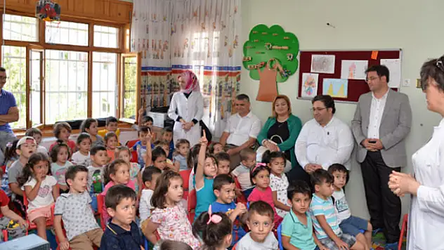 Konya Eğitim ve Araştırma Hastanesi kreşinde sağlıklı beslenme ve diş sağlığı eğitimi