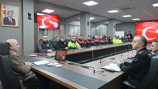 Konya Emniyet Müdürü Yüksek, başarıyı ödüllendirdi
