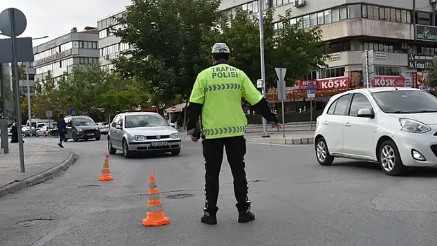 Konya Emniyetinden dronlu 'Yaya Önceliği' denetimi
