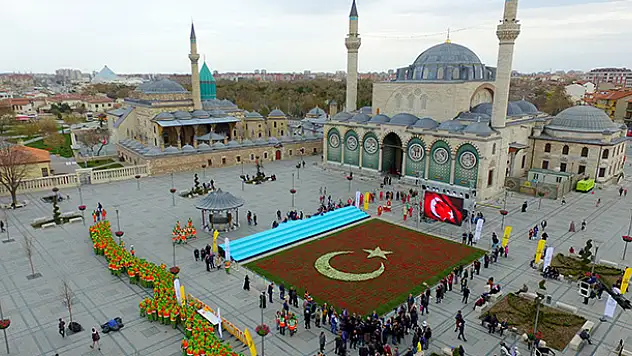 Konya,  Erdoğan'ı Türk Bayrağı Rekoru İle Karşılıyor