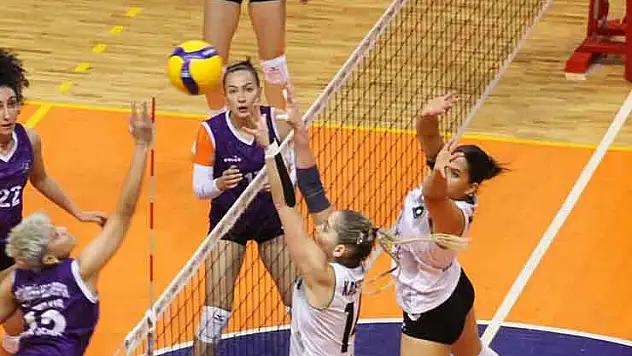 Konya Ereğli Belediyespor, son sıradaki İlbank'tan set alamadı!