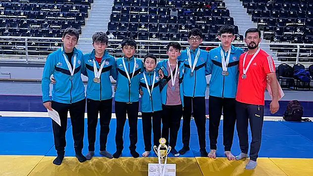 Konya erkek Judo takımı Türkiye derecesi kazandı