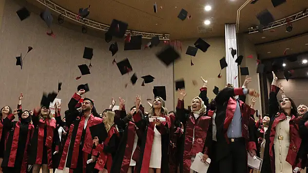 Konya Gıda ve Tarım Üniversitesi'nde mezuniyet coşkusu