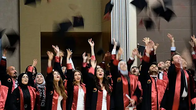Konya Gıda ve Tarım Üniversitesinde mezuniyet sevinci yaşandı