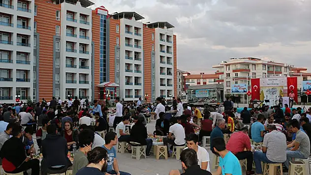 Konya GSİM, yurtta kalan öğrencilere iftar yemeği verdi