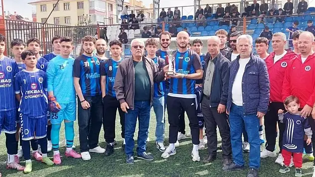 Konya Gücü şampiyonluk kupasını aldı