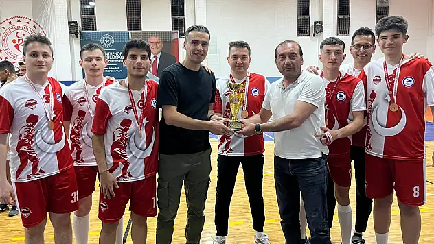 Konya hakemleri, futsalda terledi