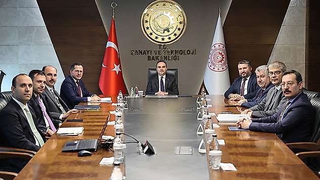 Konya Heyeti Sanayi ve Teknoloji Bakanı Kacır'ı ziyaret etti