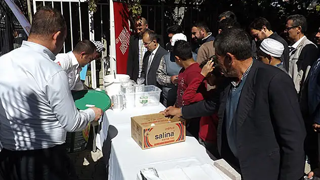 Konya Hospital'den aşure ikramı