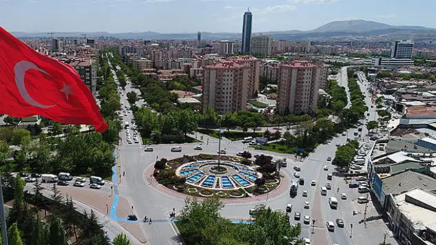 Konya İl Jandarma'dan dev Türk bayrağı