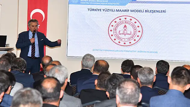 Konya İl Milli Eğitim Müdürü Murat Yiğit 'Türkiye Yüzyılı Maarif Modeli'ni anlattı
