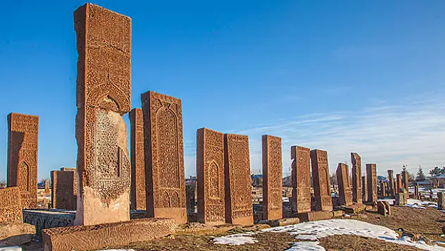 Konya ile Bitlis'in Ahlat ilçesi kardeş şehir ilan edildi