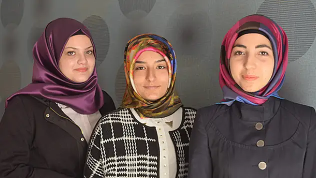 Konya işaret diliyle İstiklal Marşı'nı seslendirdi