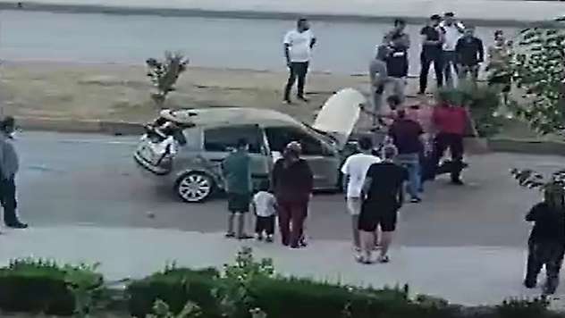 Konya istikametinde kaza: Otomobil refüjü aşıp karşı şeride geçti
