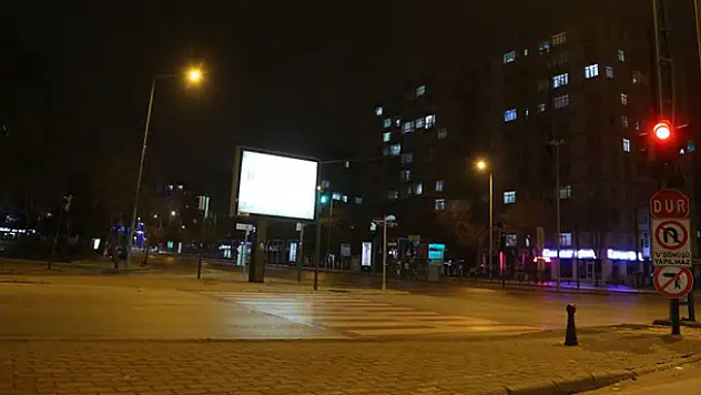 Konya, Karaman, Aksaray ve Afyonkarahisar'da 'tam kapanma'yla sokaklar boşaldı