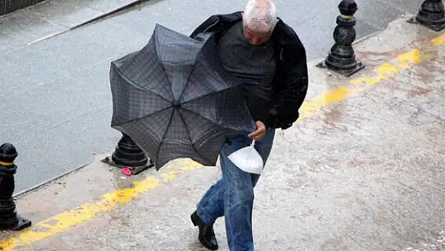 Konya, Karaman, Aksaray ve Niğde için kuvvetli lodos uyarısı! Fırtınaya dönüşebilir