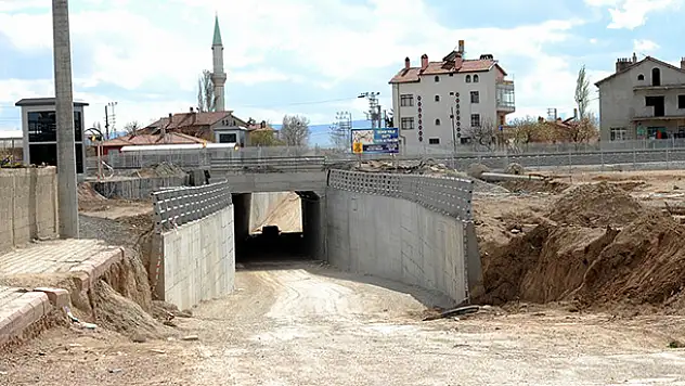 Konya - Karaman Hızlı tren hattına 4 adet araç alt geçidi yapılıyor