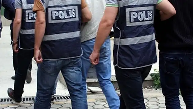 Konya Karapınar'da kablo hırsızlığı iddiasıyla 3 zanlı yakalandı