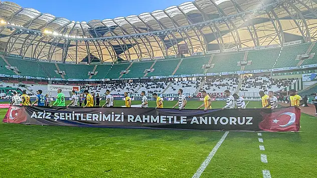 Konya-Kayseri maçında şehitlerimiz unutulmadı