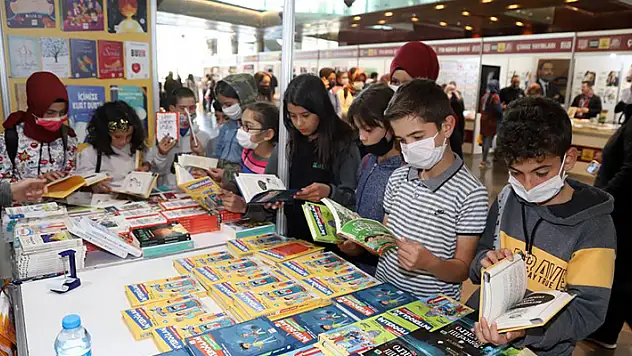 Konya Kitap Günleri 802 bin 104 ziyaretçiyle kendi rekorunu kırdı
