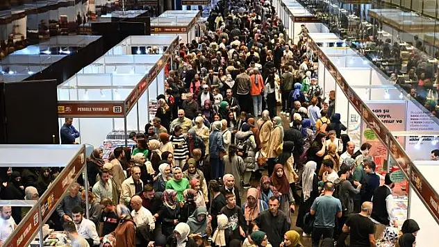 Konya Kitap Günleri, birbirinden değerli yazarları okurlarıyla buluşturmaya devam ediyor