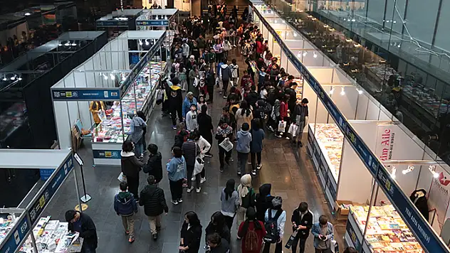 Konya Kitap Günleri kitapseverleri ağırlamaya devam ediyor
