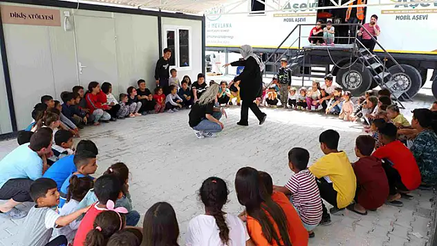 Konya Konteyner Kentte bayram öncesi çocuklar ve aileler unutulmadı
