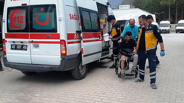 Konya Kulu'da motosiklet kamyonete çarptı: 2 yaralı