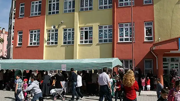 Konya Kulu'da okul yararına kermes düzenlendi