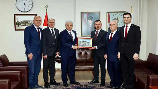 Konya Lisesi Mezunları ve Mensupları Derneğinin ilk ziyaretini Konya Valisi Akın'a