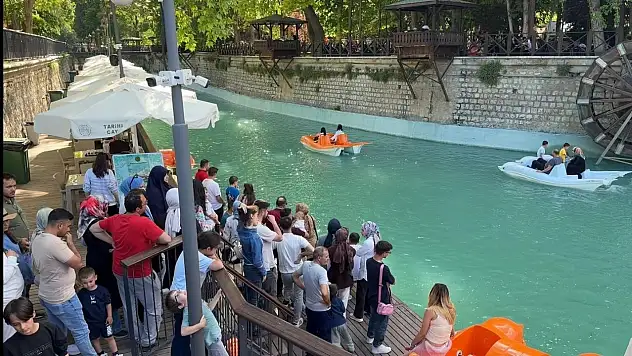 Konya Meram Bağlarına akın etti
