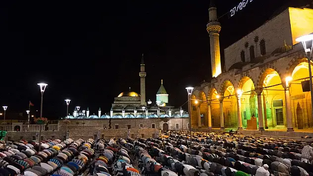 Konya merkezde 72 camide teravih namazı kılınacak
